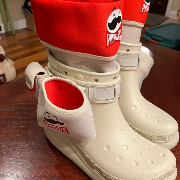 Limited edition Pringles Crocs boots - Picture 4 of 11